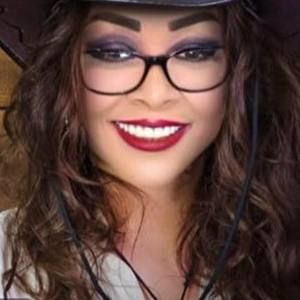 Meet your Posher, Angie